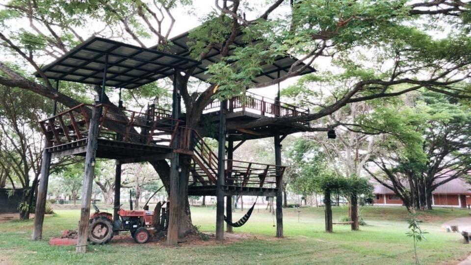 Resort Railumpoo Nakhon Sawan Bagian luar foto
